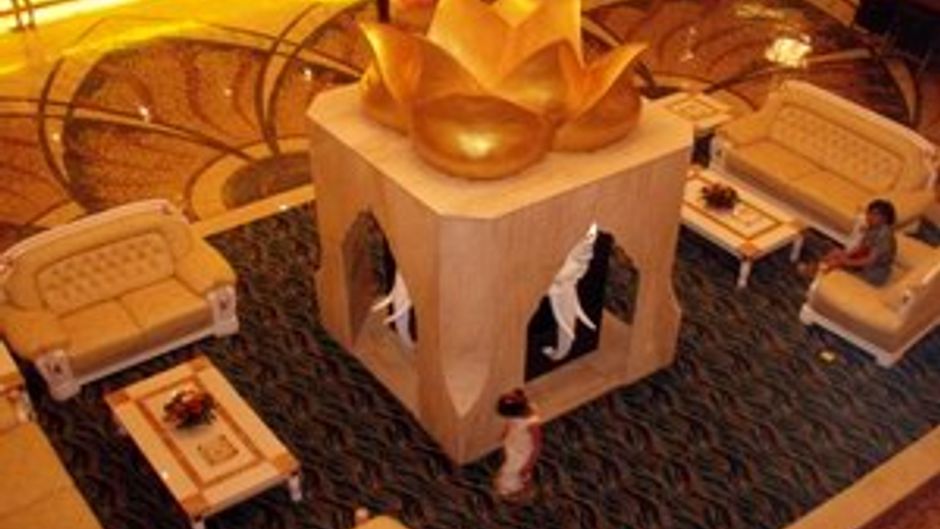 King Land Hotel Lobby