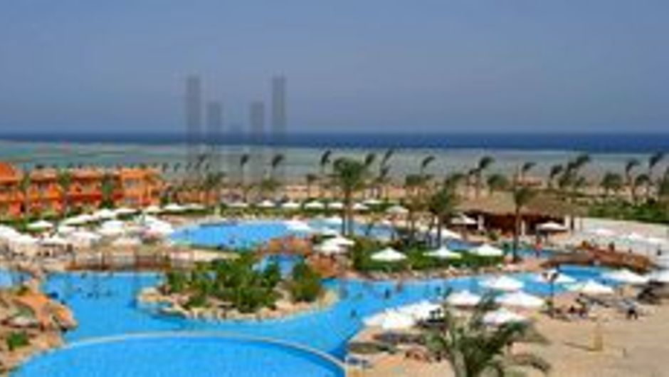 Amwaj Oyoun Resort & Spa Pool