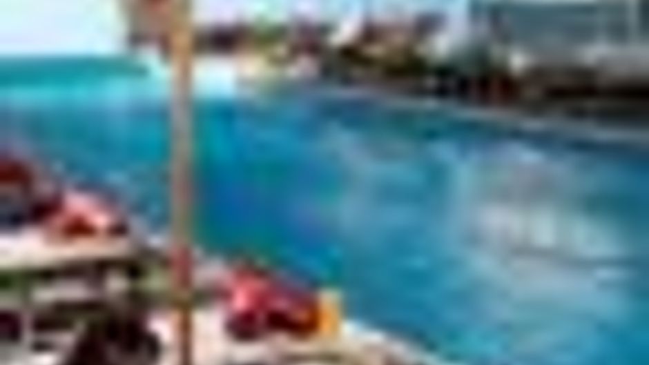 Radisson Blu Hotel, Dubai Barsha Heights Pool