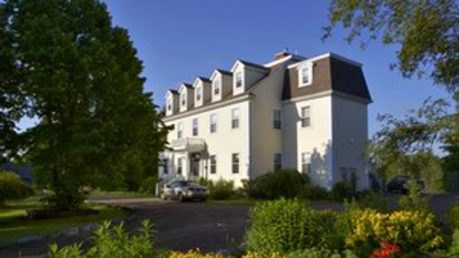 DesBarres Manor Inn Exterior
