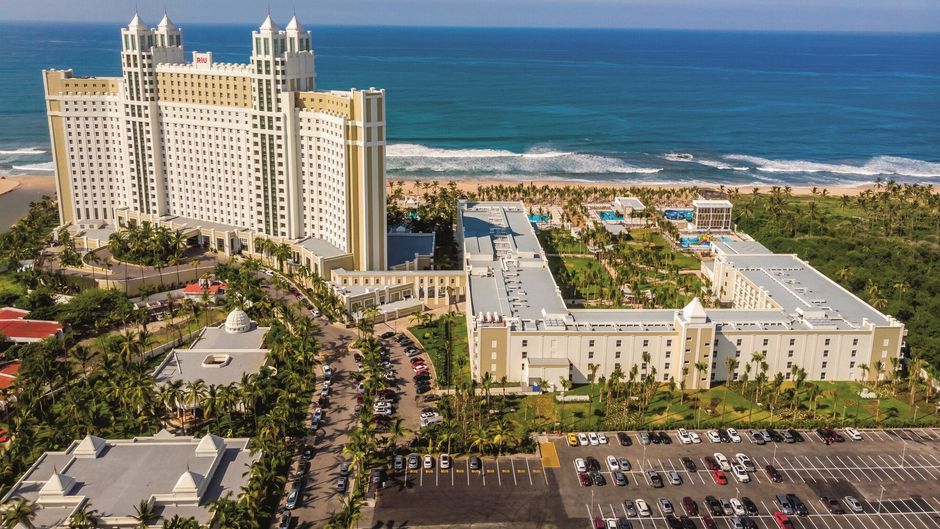 Hotel Riu Emerald Bay Exterior