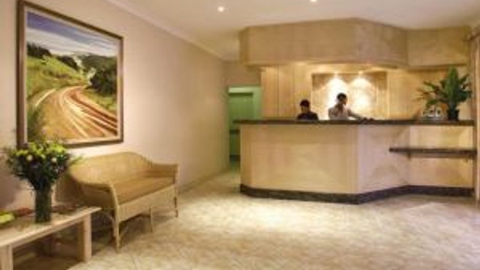 Bishops Inn Hotel Lobby
