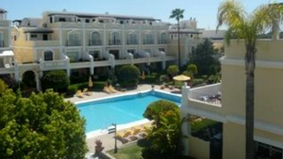 Aloha Gardens Pool