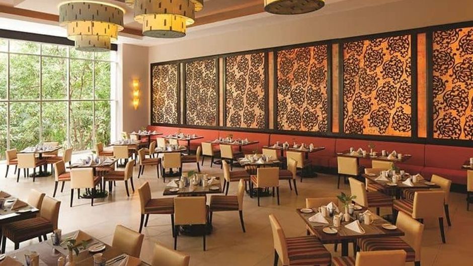 The Fives Beach Hotel & Residences Restaurant