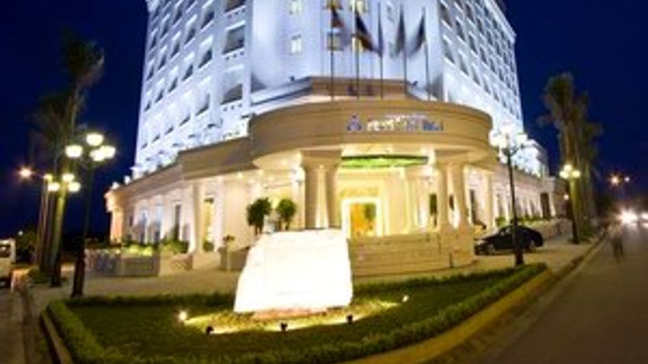 Pearl River Hotel Exterior