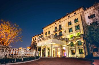 Piazza Hotel