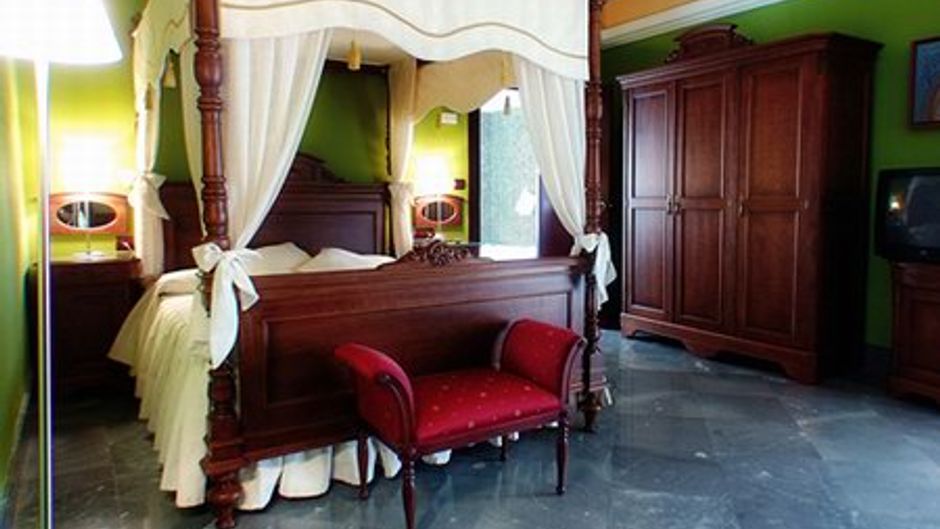 Hotel Carlos V Suite