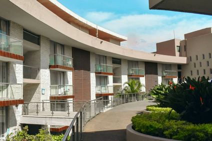Country Hotel & Suites
