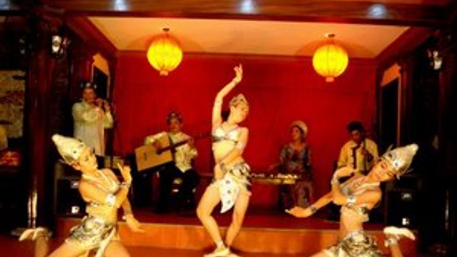 Pho Hoi Riverside Resort Banquet
