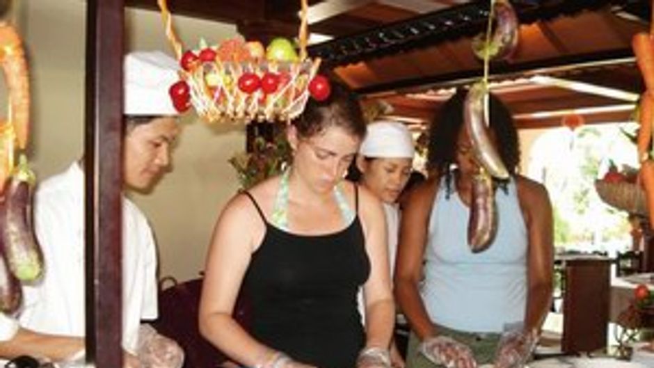 Pho Hoi Riverside Resort Restaurant