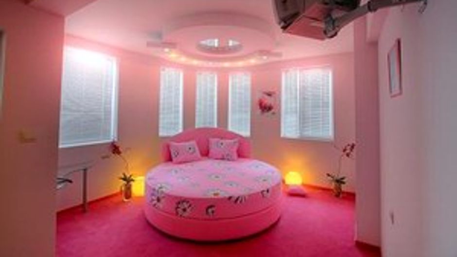 Mania Hotel Room