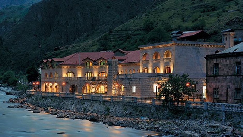 Avan Dzoraget Hotel Exterior