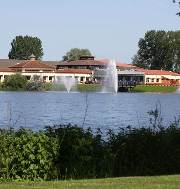 Wyboston Lakes Resort-Waterfront Hotel