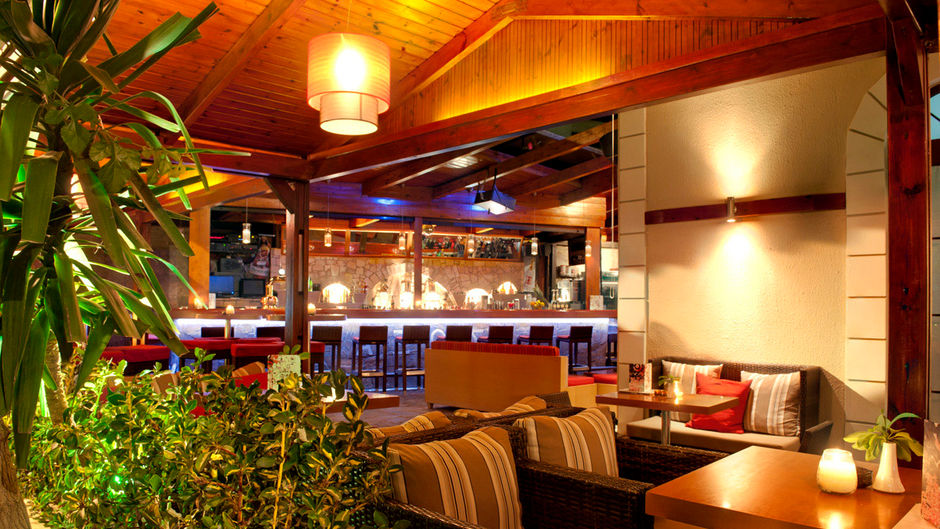 Axos Hotel Apartments Restaurant