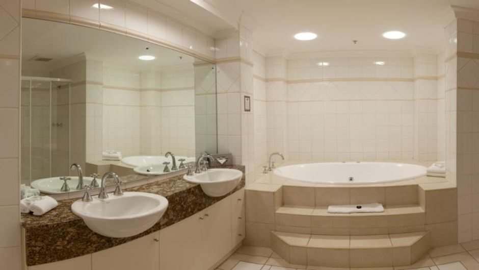 Mantra Adelaide Central Spa