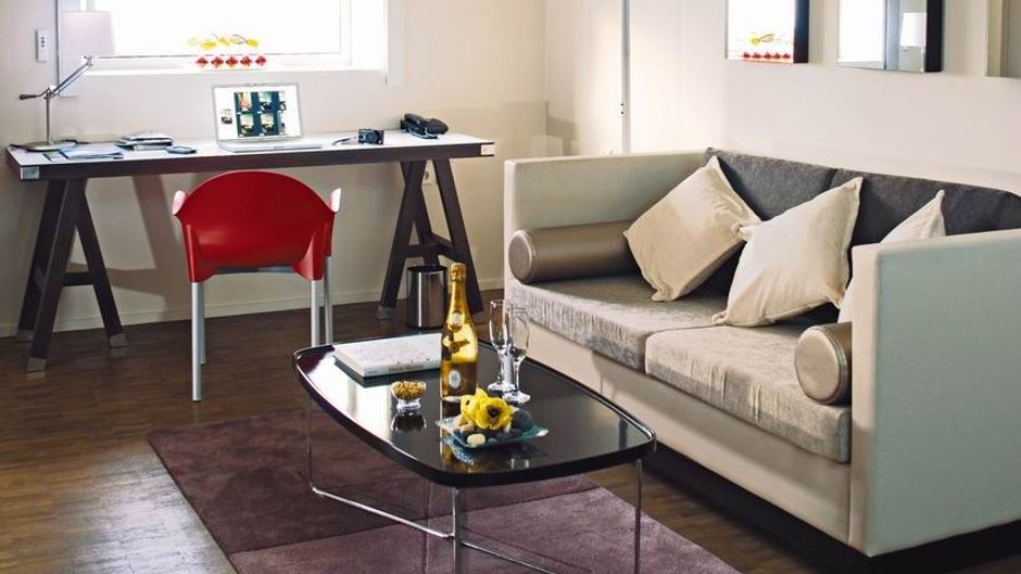 Standing Hotel Suites by Actisource Suite