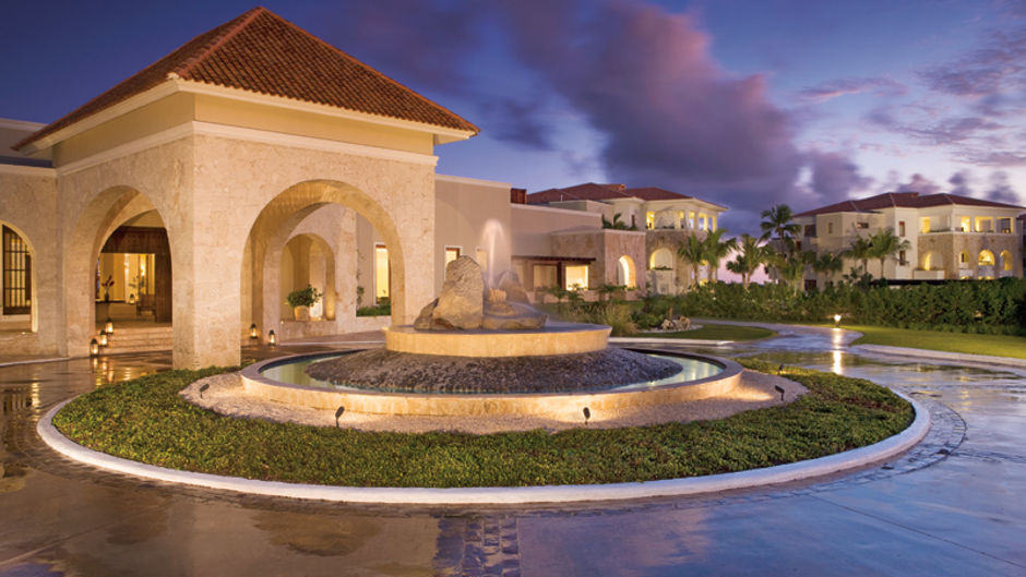 Golden Bear Lodge & Spa Lobby