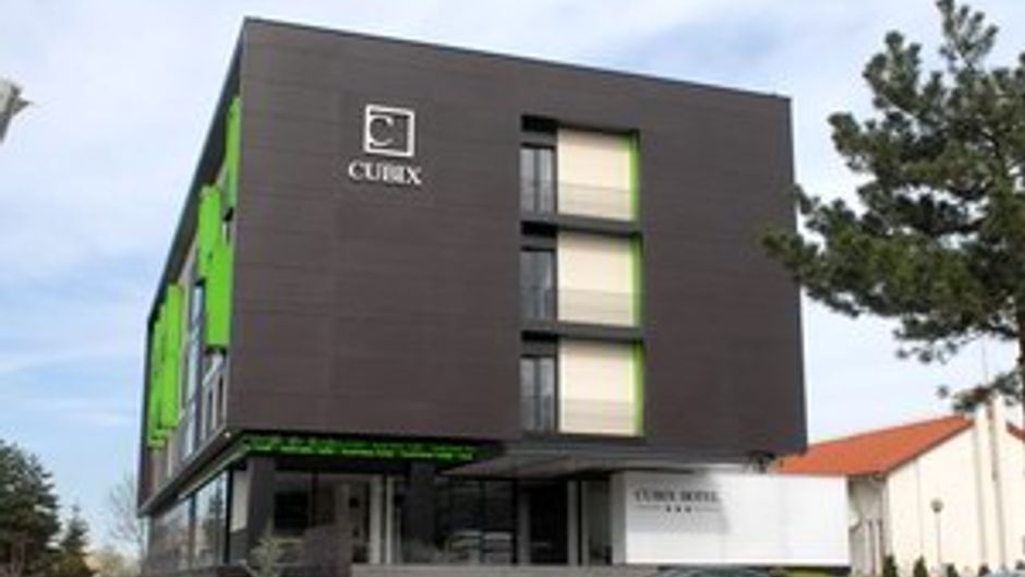 Hotel Cubix Exterior
