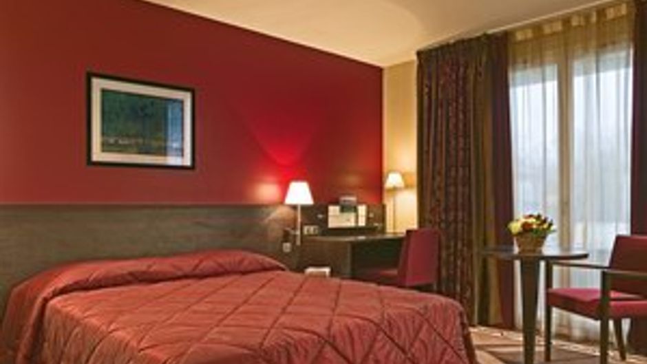 Adonis Divonne-les-Bains Room