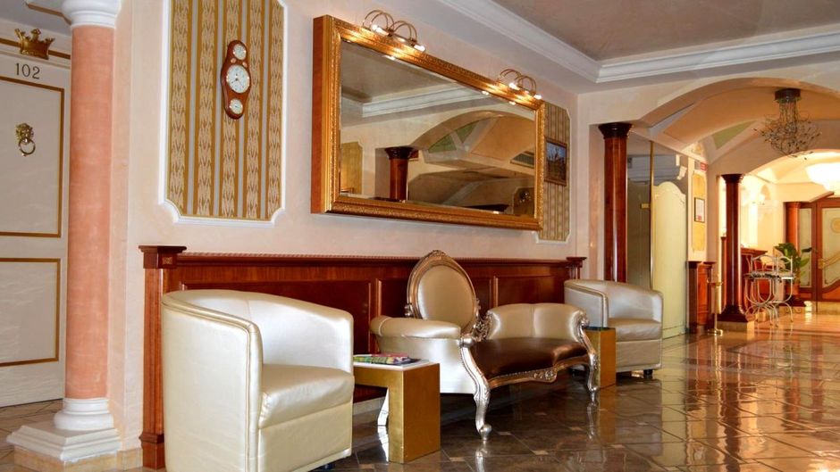 Il Principe Hotel Lobby