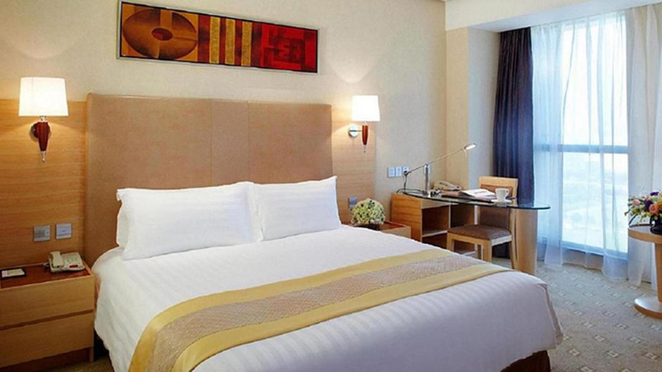 Regal Jinfeng Hotel Room