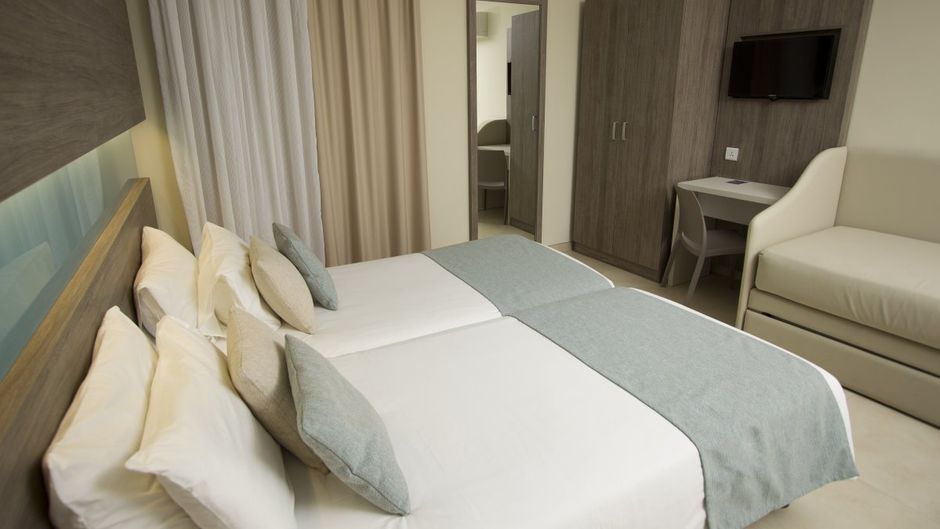 115 The Strand Hotel & Suites Suite