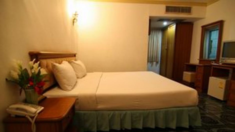 13 Coins Resort Yotin Pattana Room