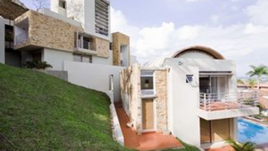 Habita Suites Exterior
