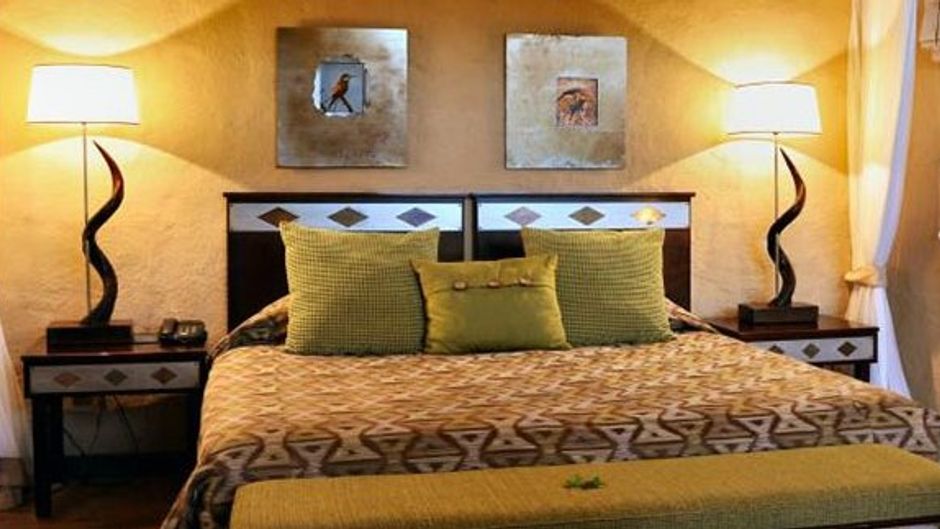Lukimbi Safari Lodge Room
