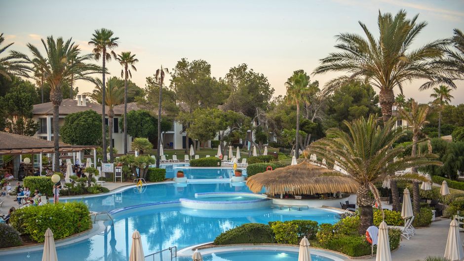 Blau Colonia Sant Jordi Resort & Spa Pool