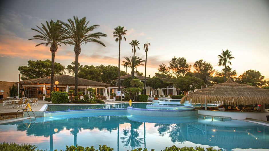 Blau Colonia Sant Jordi Resort & Spa Pool