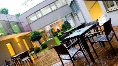 Pakat Suites
