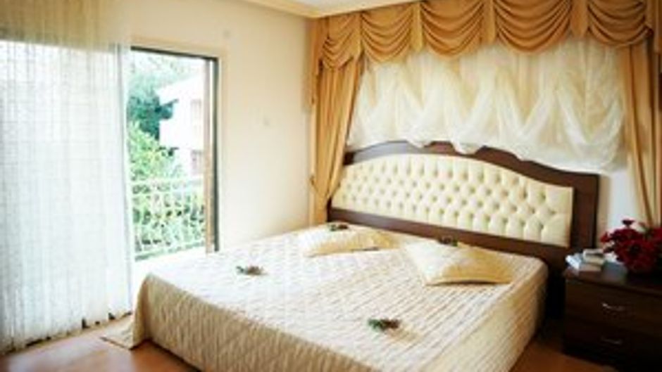 Riverside Garden Resort Suite