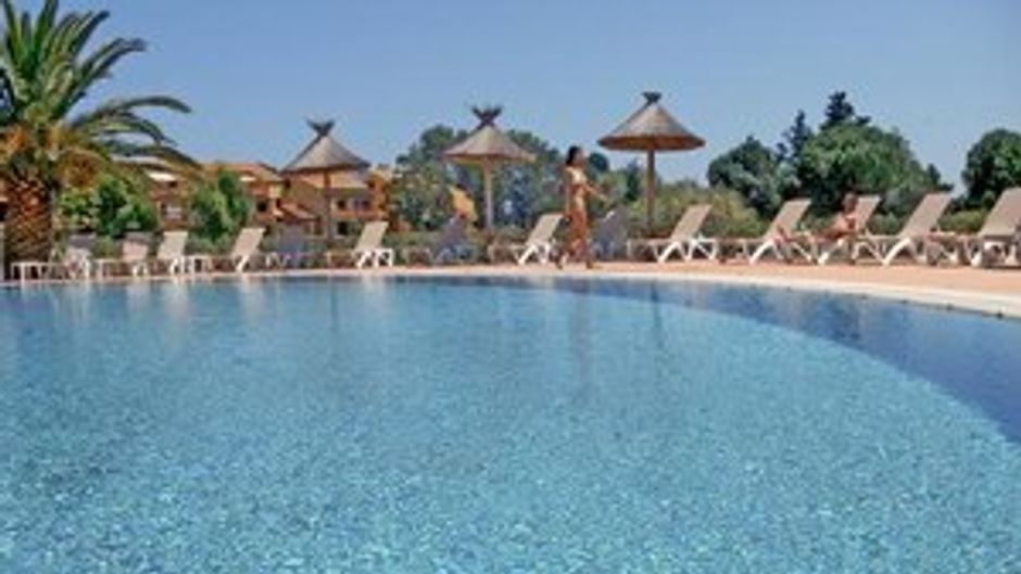 Le Mas d'Huston Spa and Golf Pool