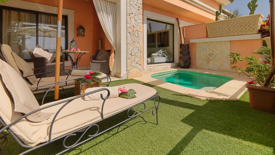 Royal Garden Villas & Spa Suite