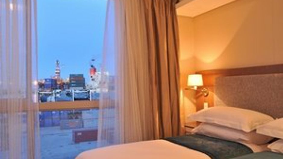 aha Harbour Bridge Hotel & Suites Suite