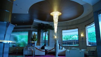 Peninsula Grand Hotel