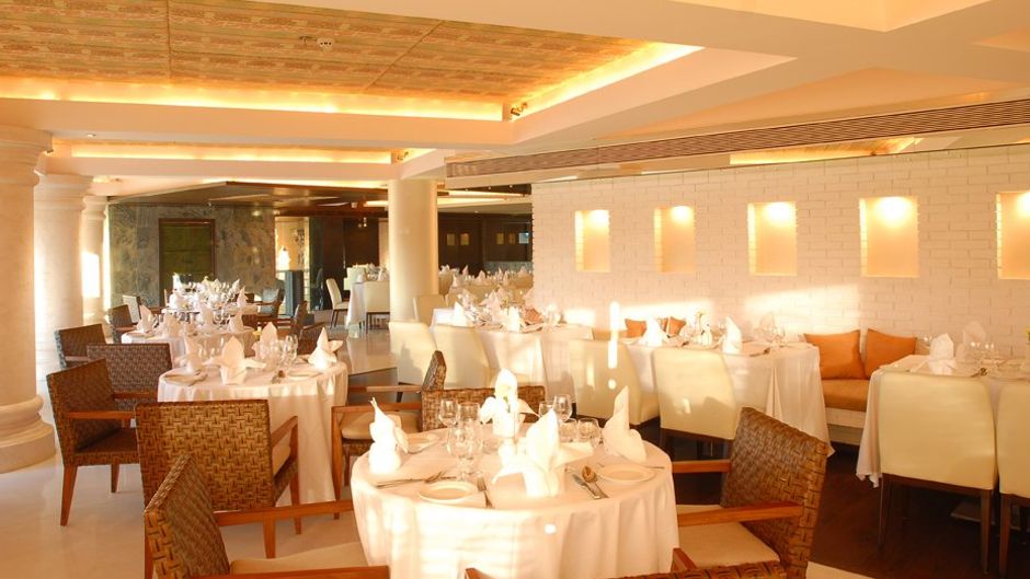 Peninsula Grand Hotel Restaurant