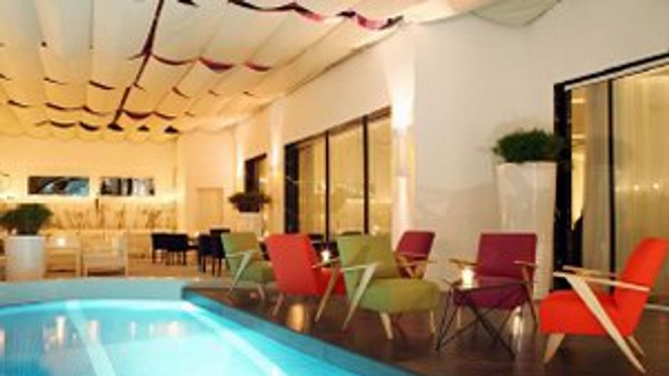 Bab Hotel Pool