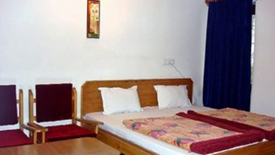 Hotel Sadaf Room