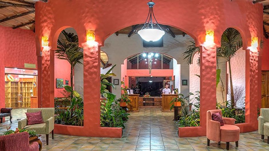 Mountain Paradise Hotel Lobby