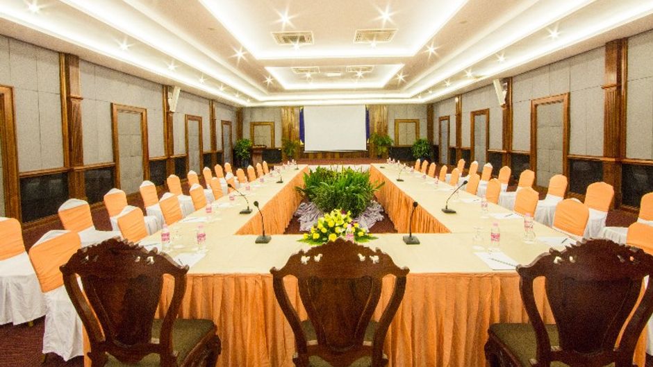 Royal Empire Hotel Meeting