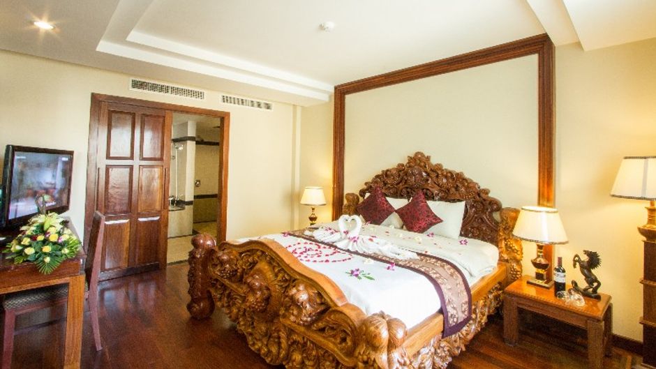 Royal Empire Hotel Suite
