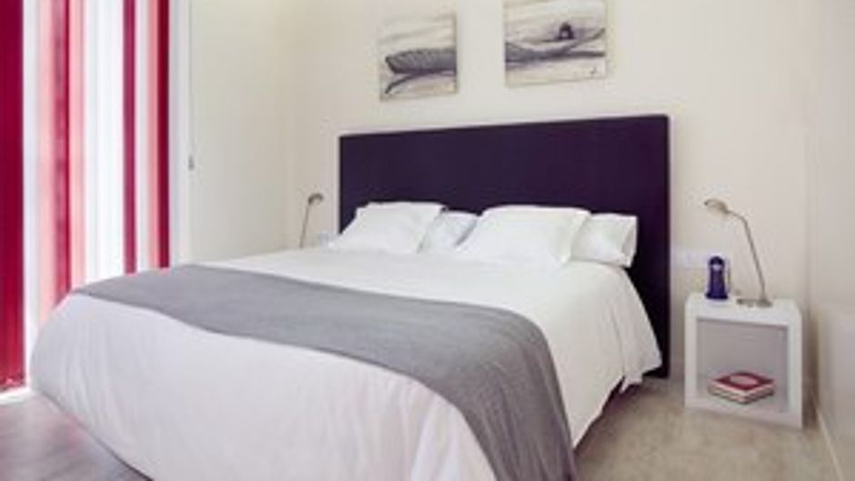 TheUrbanSuites.com Room
