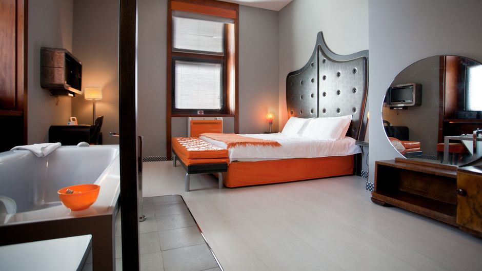 Orange Hotel Suite