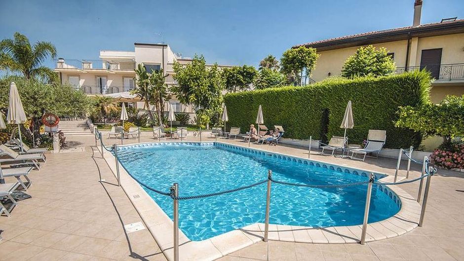 Hotel Villa Daphne Pool