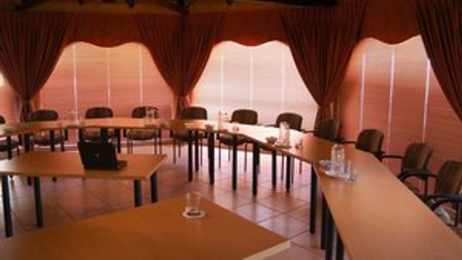 Tladi Lodge Guesthouse Meeting