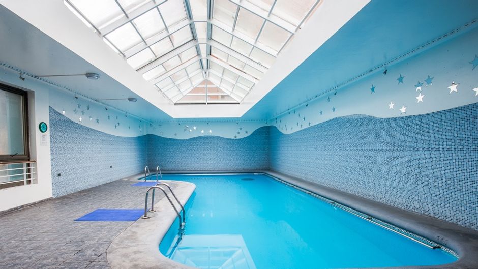 MR. Hotel Pool