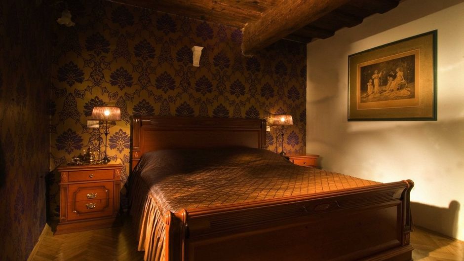 Antiq Hotel Room