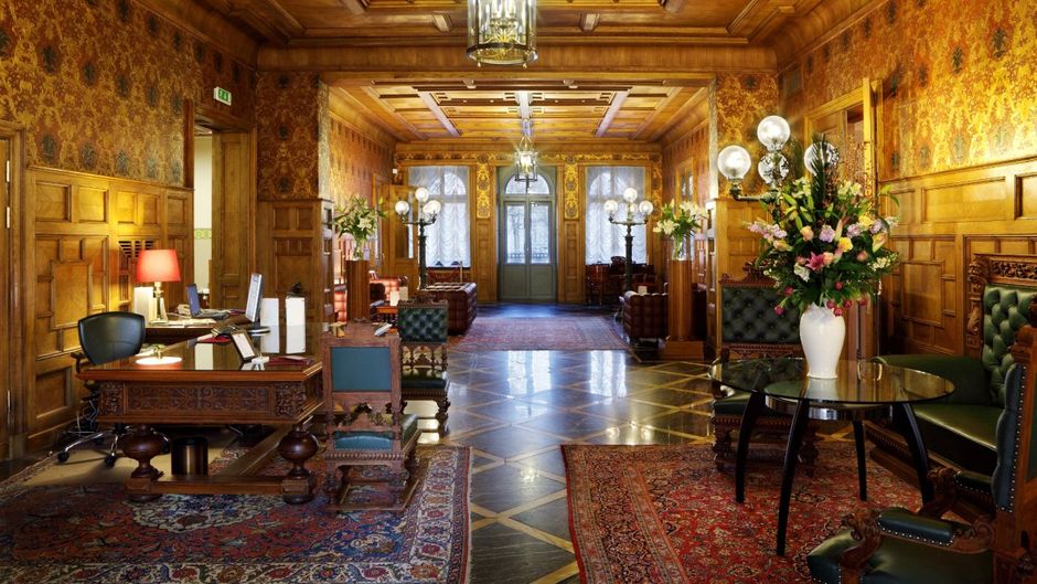 Gallery Park Hotel Lobby